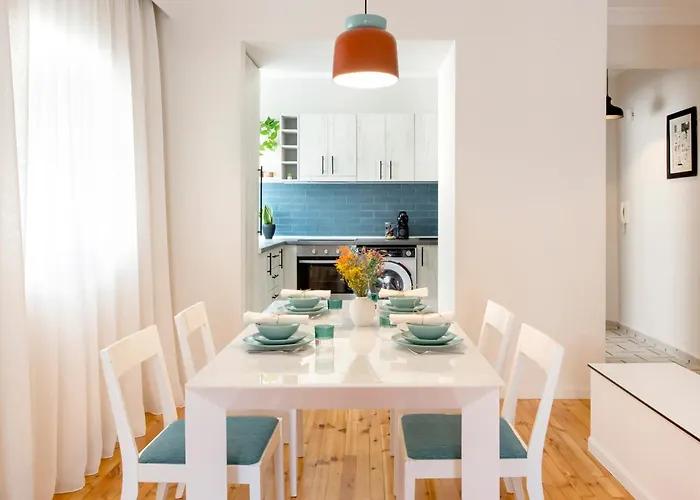 Unique Sunny Post Modern Apartment