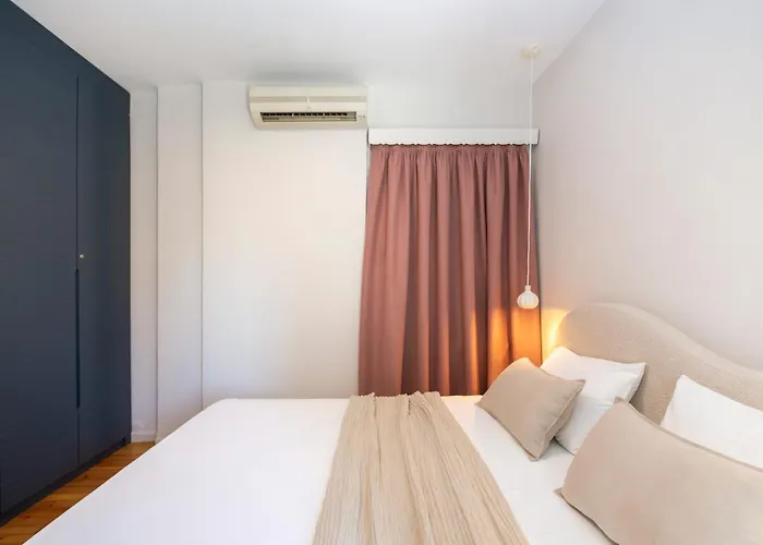 Unique Sunny Post Modern Apartment